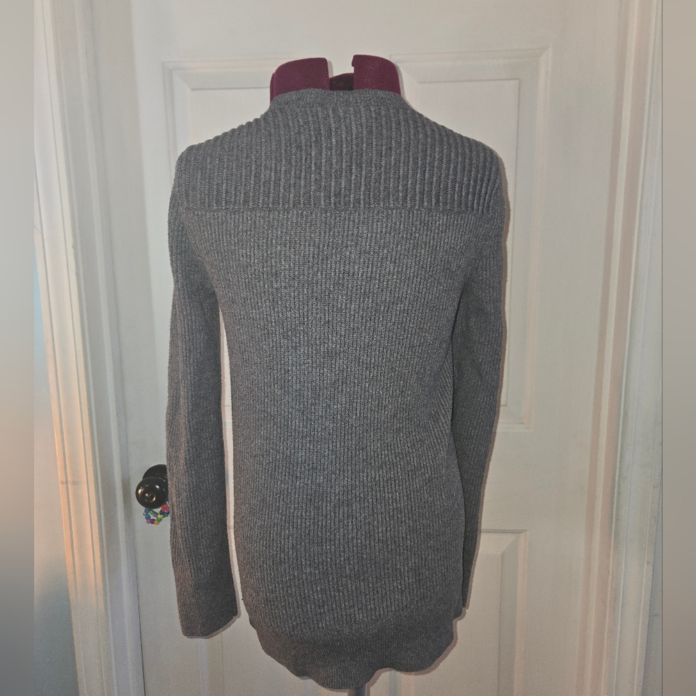 Banana Republic Merino Wool Blend Ribbed Crew Neck Long Sleeve Sweater - Picture 4 of 9